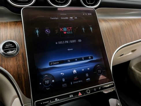 Used 2024 Mercedes-Benz GLC 300 4MATIC image 31