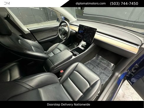 Used 2021 Tesla Model Y Long Range image 18