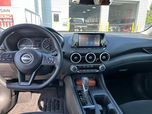 Used 2025 Nissan Sentra S FWD image 11