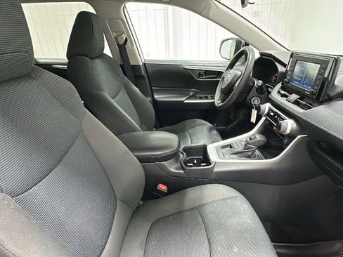 Used 2022 Toyota RAV4 LE image 16