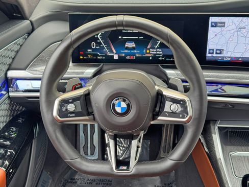Used 2023 BMW 760i xDrive w/ Executive Package AWD/4WD image 22