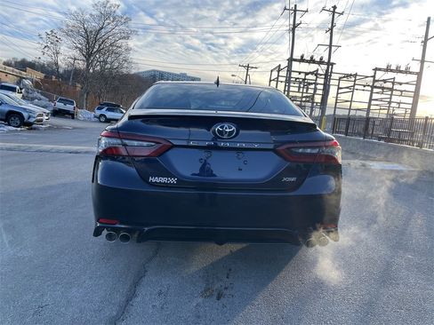 Used 2021 Toyota Camry XSE image 4