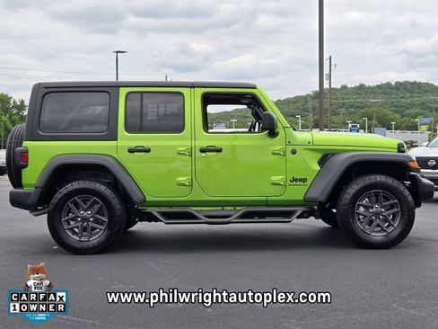 Used 2025 Jeep Wrangler Unlimited Sport AWD/4WD image 2