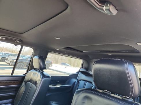 Used 2022 Jeep Grand Wagoneer Series I AWD/4WD image 13