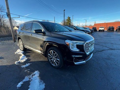 Used 2022 GMC Terrain Denali w/ Denali Premium Package image 6