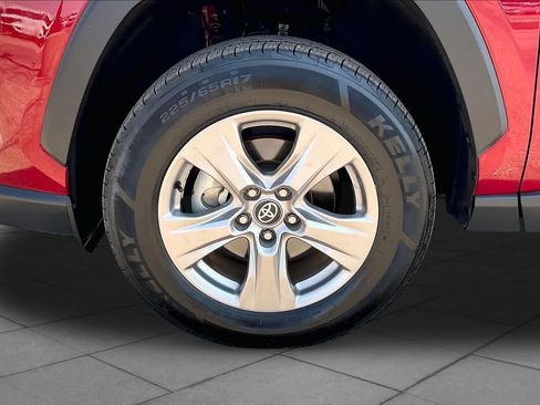 Used 2025 Toyota RAV4 XLE FWD image 11