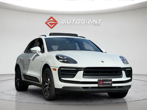 Used 2022 Porsche Macan AWD/4WD image 34