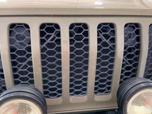 Used 2020 Jeep Gladiator Sport w/ Quick Order Package 24S AWD/4WD image 27