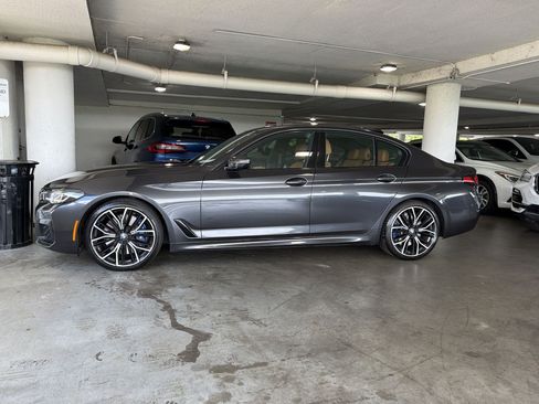 Used 2022 BMW 540i w/ M Sport Package RWD image 2