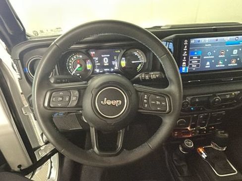 Used 2024 Jeep Wrangler Unlimited Rubicon 4xe AWD/4WD image 12
