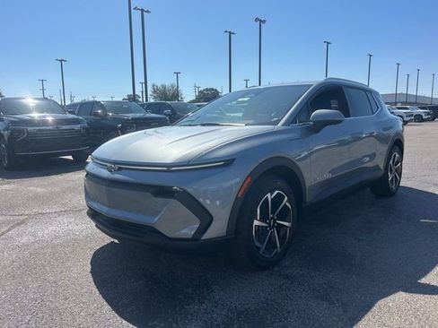 New 2026 Chevrolet Equinox EV LT image 7