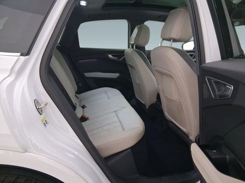 Certified 2023 Audi Q4 e-tron Prestige image 31