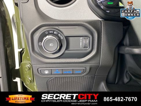 Used 2024 Jeep Wrangler Unlimited AWD/4WD image 13