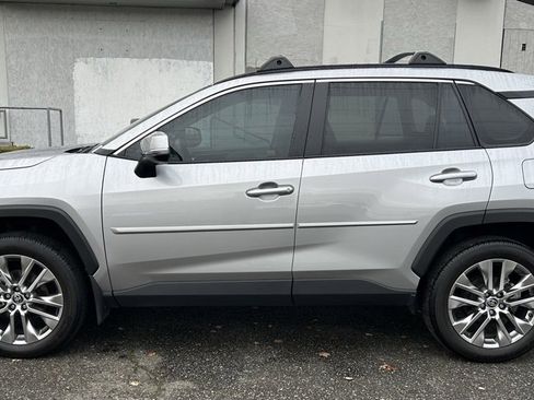 Certified 2024 Toyota RAV4 XLE Premium image 8