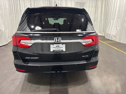 Used 2019 Honda Odyssey Elite image 4