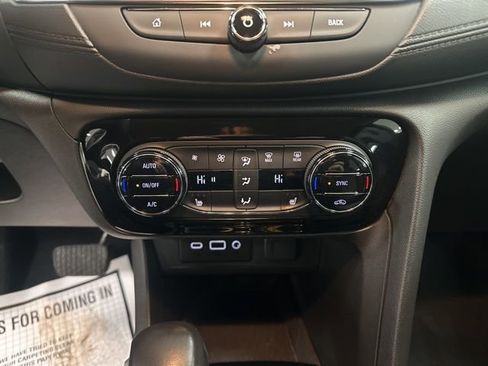 Used 2022 Buick Encore GX Select image 17