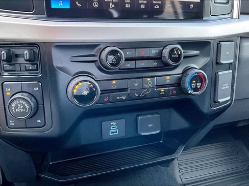 Used 2025 Ford F250 XLT w/ Black Appearance Package AWD/4WD image 31