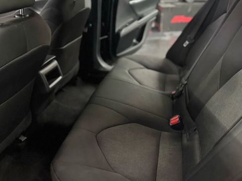 Used 2019 Toyota Camry LE image 14