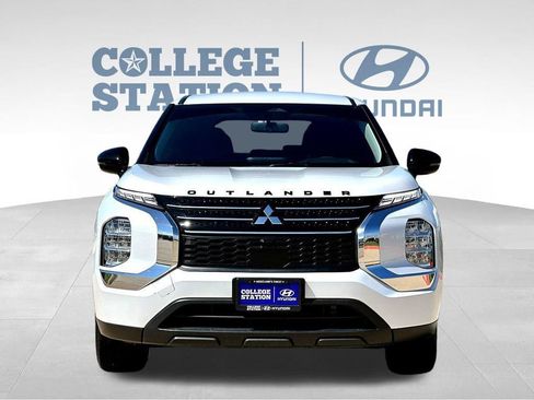 Used 2024 Mitsubishi Outlander ES FWD image 5