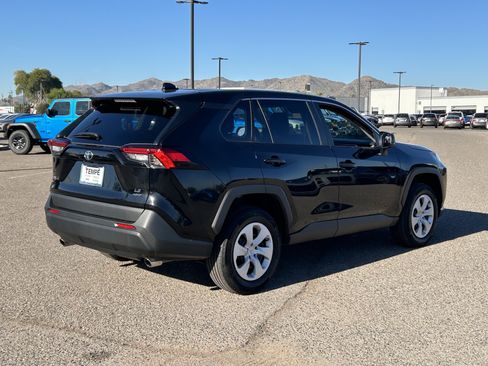 Used 2024 Toyota RAV4 LE image 5