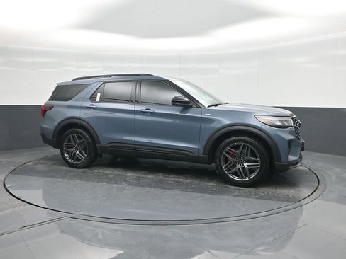 New 2026 Ford Explorer ST-Line w/ ST-Line Street Pack image 11