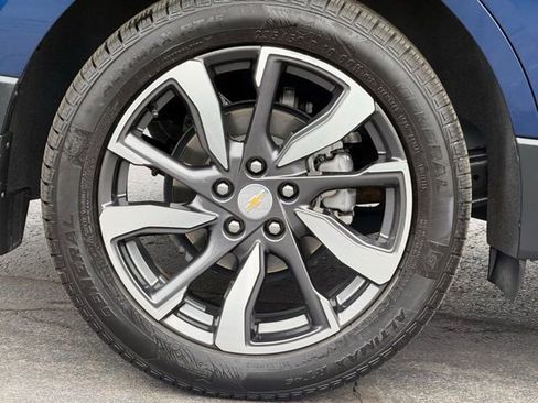 Used 2023 Chevrolet Equinox Premier image 10