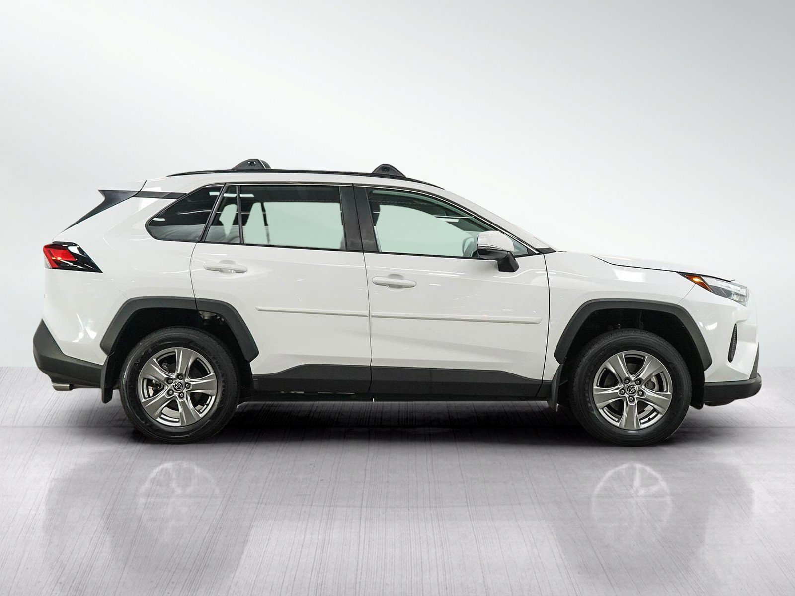 Used 2024 Toyota RAV4 XLE AWD/4WD image 6