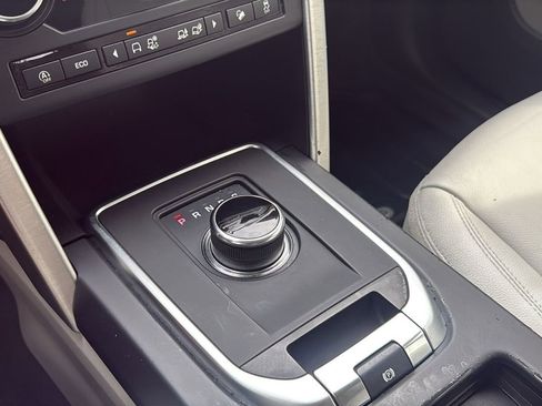 Used 2018 Land Rover Discovery Sport SE AWD/4WD image 27