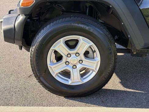 Used 2022 Jeep Wrangler Unlimited Sport AWD/4WD image 10