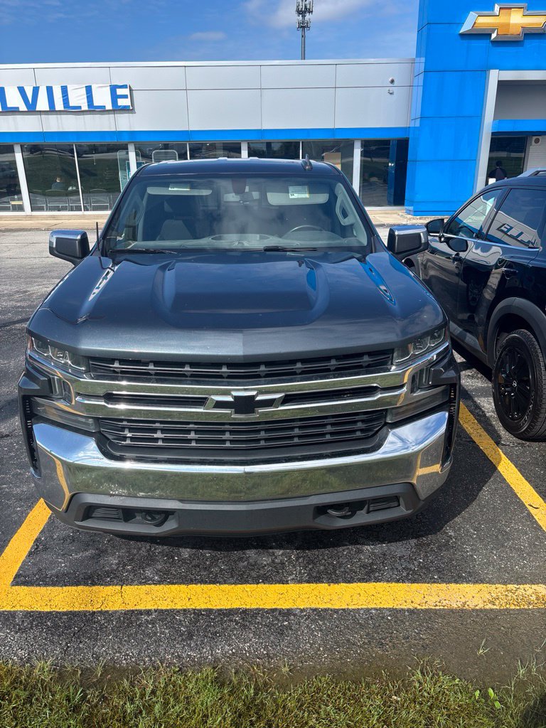 Used 2019 Chevrolet Silverado 1500 LT w/ All-Star Edition AWD/4WD image 2