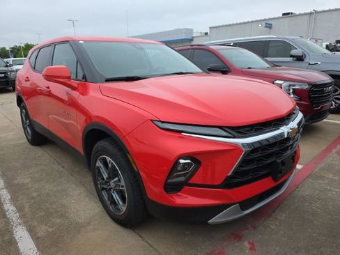 Used 2025 Chevrolet Blazer LT AWD/4WD image 7