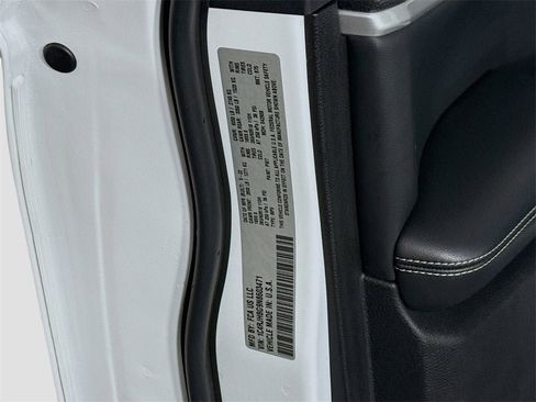 Used 2022 Jeep Grand Cherokee Limited w/ Luxury Tech Group II image 26