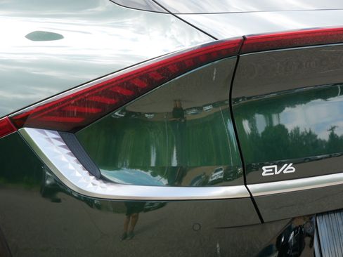 Certified 2023 Kia EV6 GT-Line AWD/4WD image 17