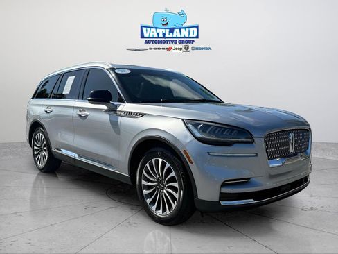 Used 2023 Lincoln Aviator 2WD w/ Premium Package image 7