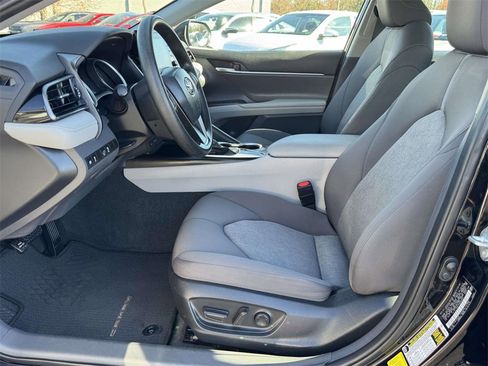 Used 2023 Toyota Camry LE image 19
