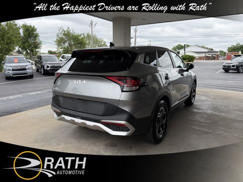Used 2025 Kia Sportage LX FWD image 9