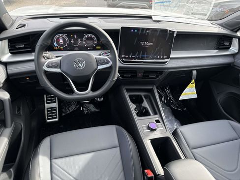 New 2026 Volkswagen Tiguan SE R-Line image 8