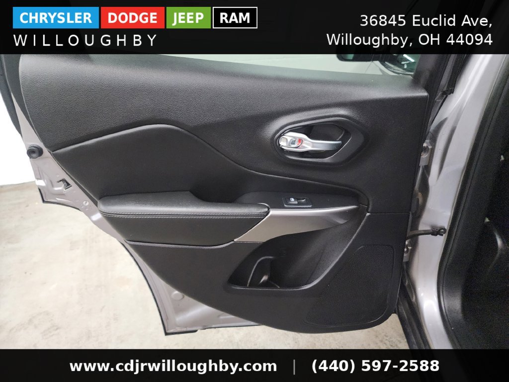 Used 2020 Jeep Cherokee Limited w/ Advanced Safety Group AWD/4WD image 25