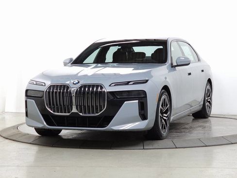 Used 2026 BMW 740i xDrive AWD/4WD image 3