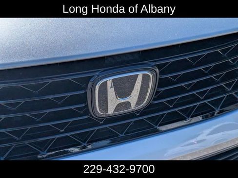 Used 2025 Honda Accord Sport image 3