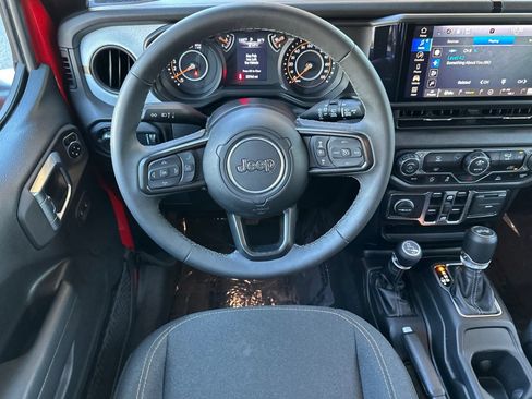 Used 2025 Jeep Wrangler Unlimited Sport AWD/4WD image 14