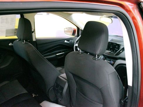 Used 2019 Ford Escape SE FWD image 10