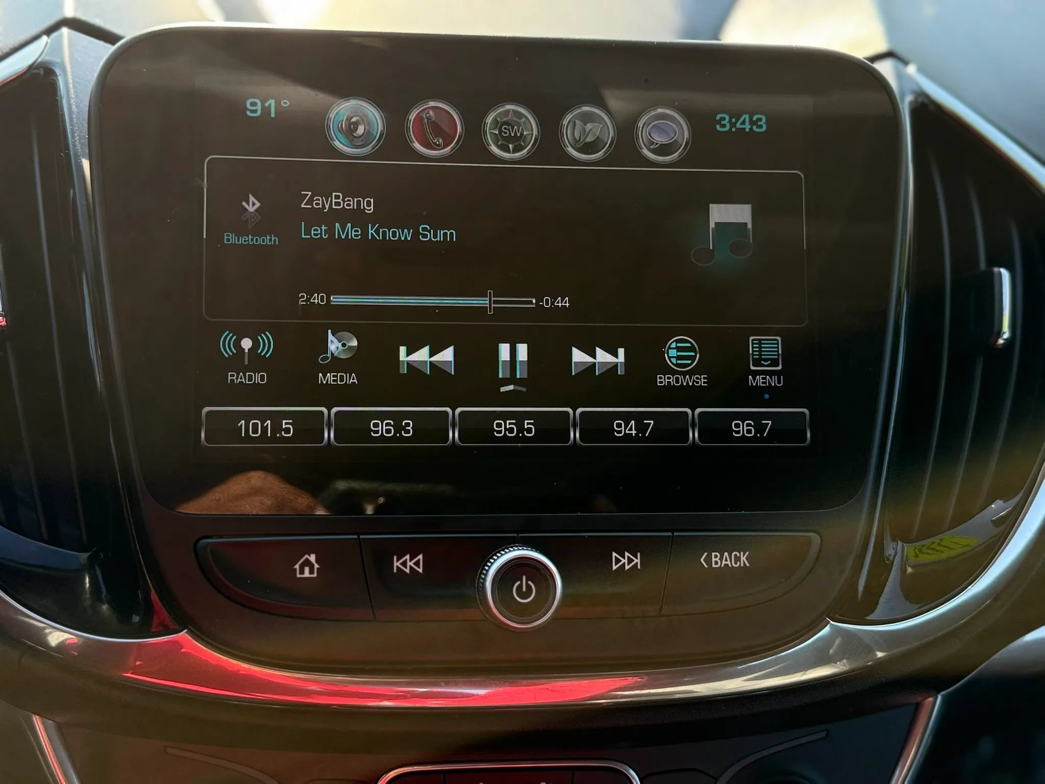 Used 2017 Chevrolet Volt Premier w/ Driver Confidence II Package FWD image 15