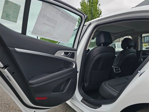 New 2026 Genesis G70 2.5T Prestige image 18