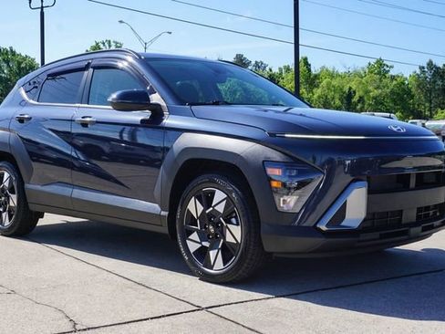 Used 2025 Hyundai Kona SEL image 2