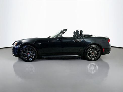 Used 2017 FIAT 124 Spider Abarth image 4
