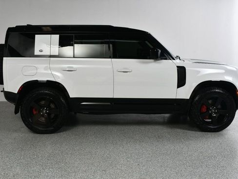 Used 2022 Land Rover Defender 110 X-Dynamic SE AWD/4WD image 4