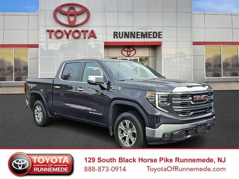Used 2025 GMC Sierra 1500 SLT image 1