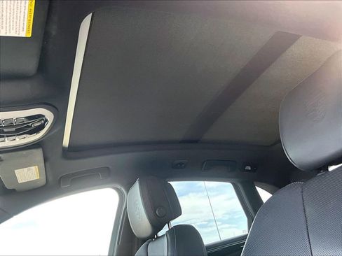 Certified 2024 Porsche Macan S image 18