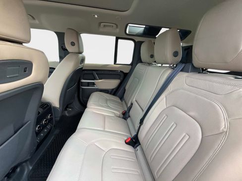 Used 2022 Land Rover Defender 110 S image 14